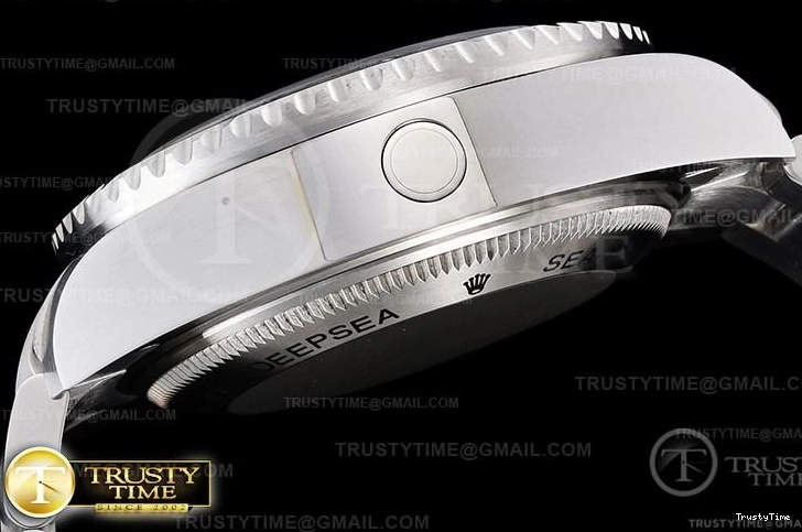 0113 ROLSD093 – Deep Sea Dweller Black Contemporary 1015